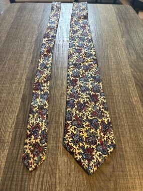 Classic Paisley Silk Tie in Yellow, Red & Blue